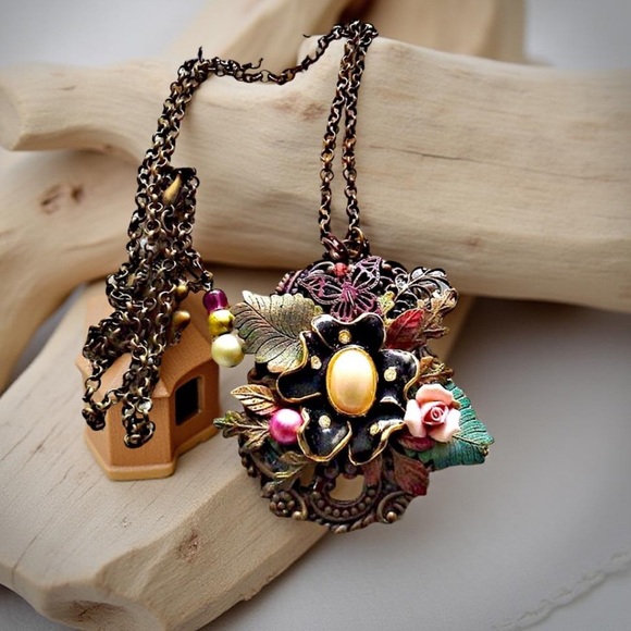 Handcrafted One Of A Kind- Hand assembled Necklace - Floral Necklace NWT - Picture 2 of 9